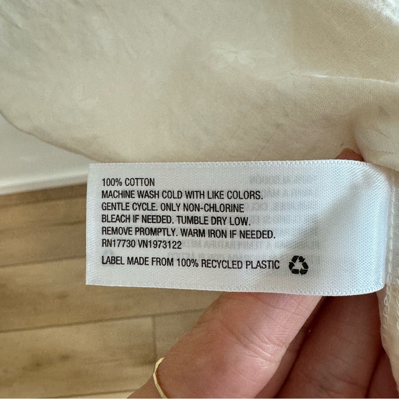 Universal Thread Women's Puff Short Sleeve Button-Front Blouse Cream Floral - Picture 8 of 8